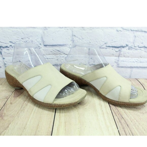 Merrell Sundial Cream Leather Slip On Comfort Casual Wedge Sandals Size 10 - Picture 3 of 9